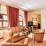 Romantik Buelow Residenz فندق 4*
