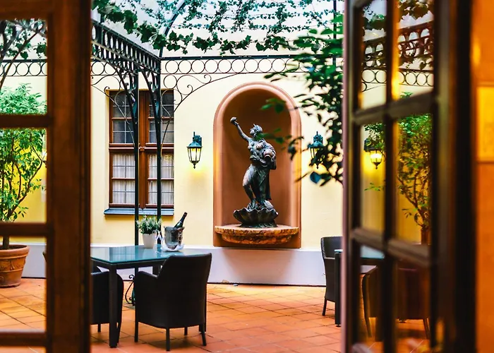 Romantik Buelow Residenz Отель