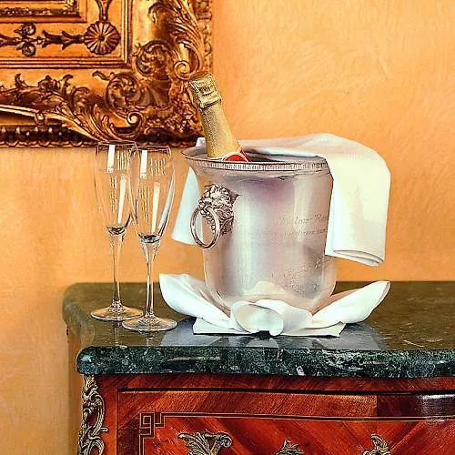 Romantik Buelow Residenz Дрезден