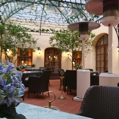 Romantik Buelow Residenz Hotell 4*
