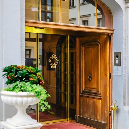 Romantik Buelow Residenz Hotel