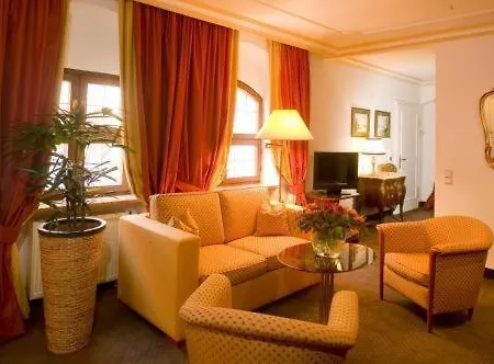 Romantik Buelow Residenz Hotell 4*