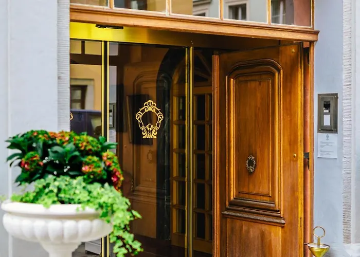 Romantik Buelow Residenz فندق