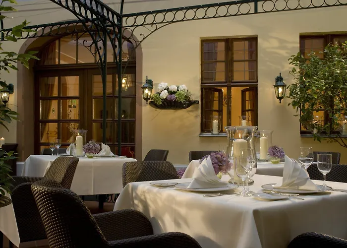 فندق Romantik Buelow Residenz 4*